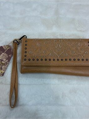 Sam & Hadley Stylish Women's Wristlet Clutch - Tan